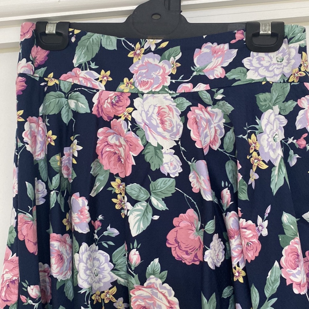 Review Size 10 Floral Skirt - Picture 4 of 8
